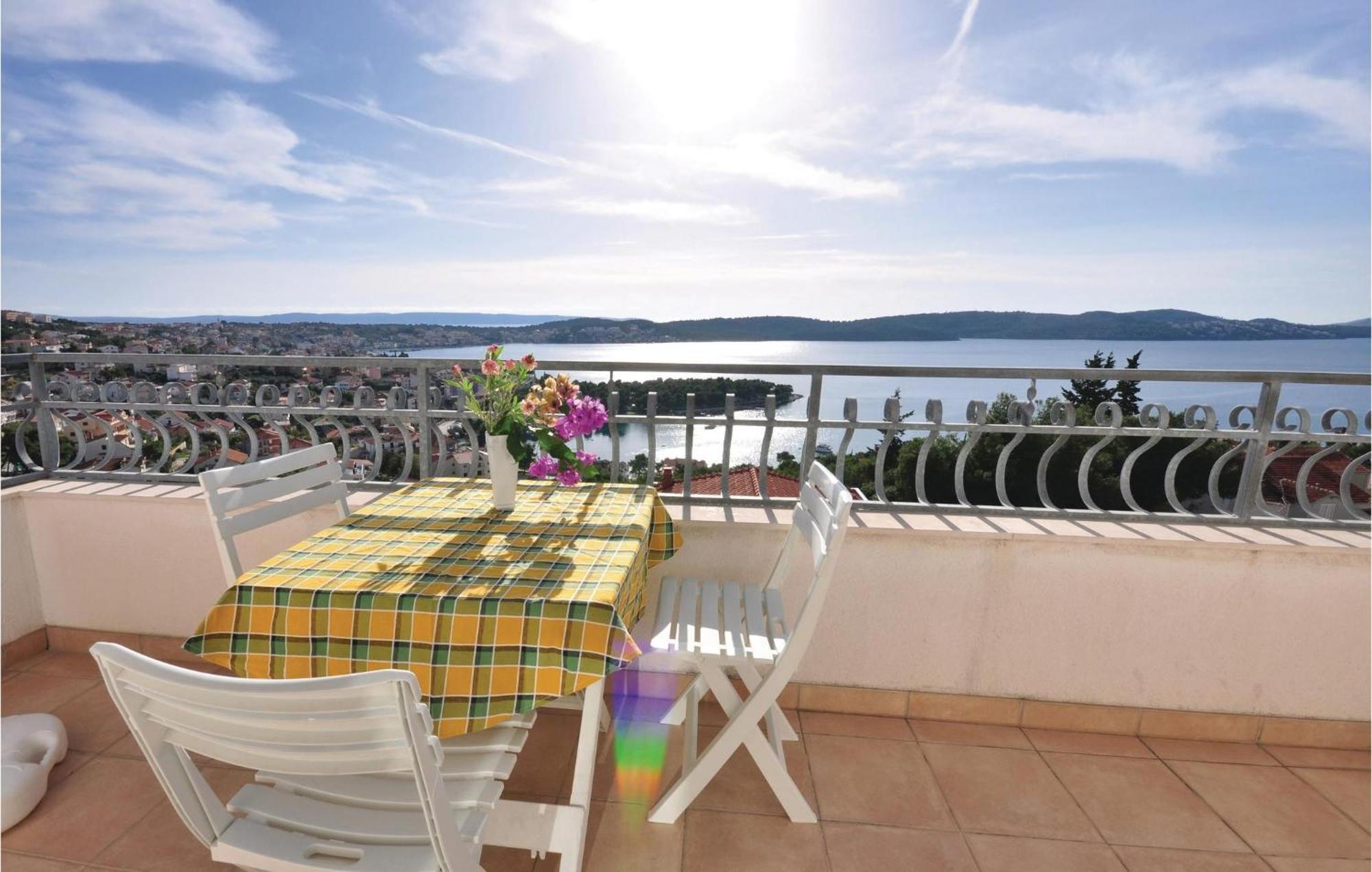 Lovely Apartment In Trogir With Kitchen Eksteriør billede