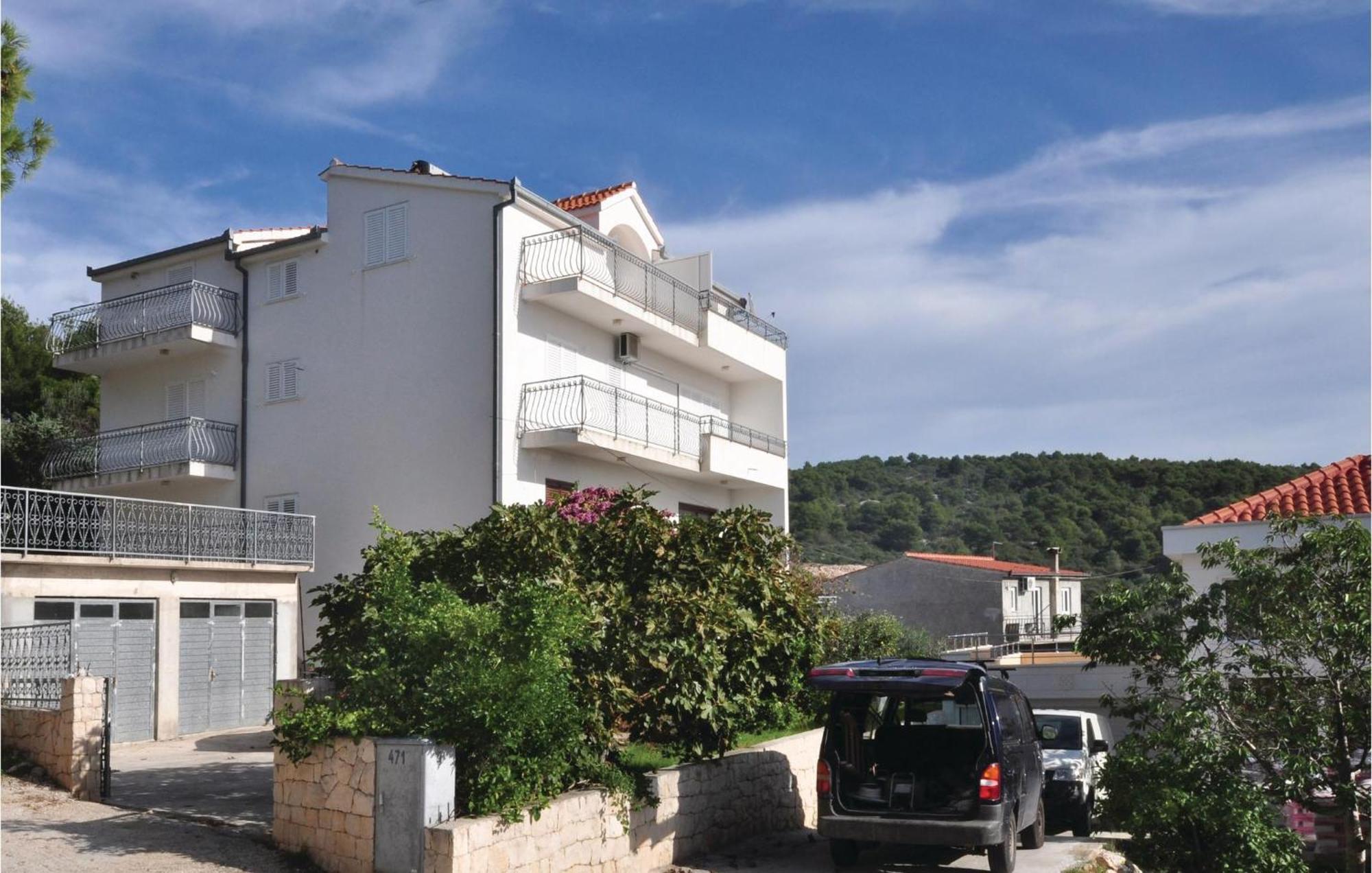 Lovely Apartment In Trogir With Kitchen Eksteriør billede